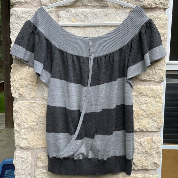 BCBGMAXAZRIA flutter sleeve gray and black sweater - Picture 2 of 10